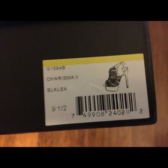 LAMB Charisma II Heels - Picture 2 of 4